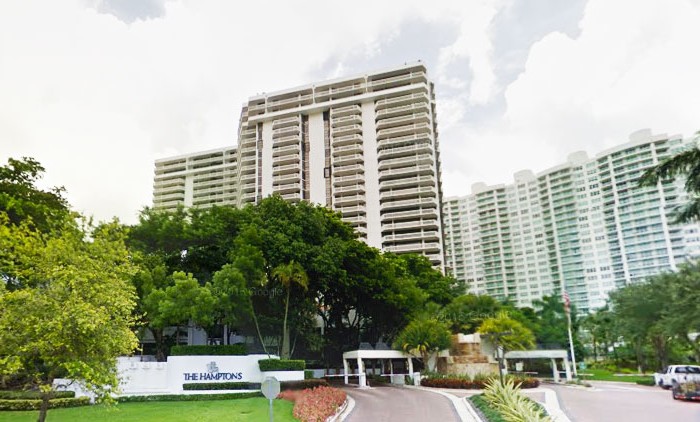 Hamptons Condominiums Aventura for sale and rent